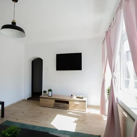 Bright Near Cismigiu And Old Town Apartment