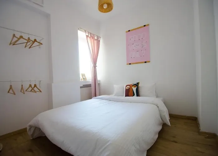 Bright Near Cismigiu And Old Town *