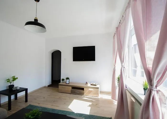 Bright Near Cismigiu And Old Town Apartament