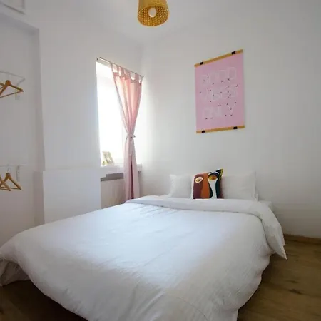 Bright Near Cismigiu And Old Town *