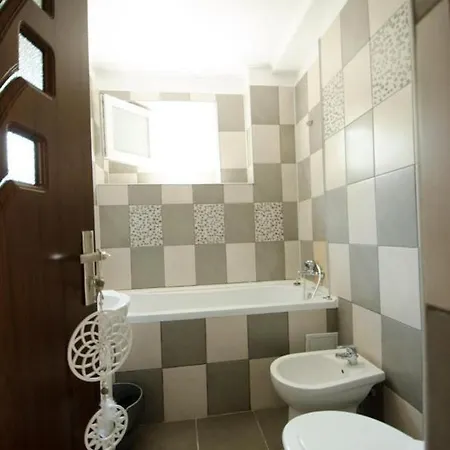 Bright Near Cismigiu And Old Town Apartamento *